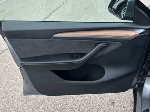 Used 2024 Tesla Model Y Long Range image 15