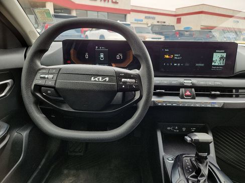 Used 2025 Kia K4 FWD image 11