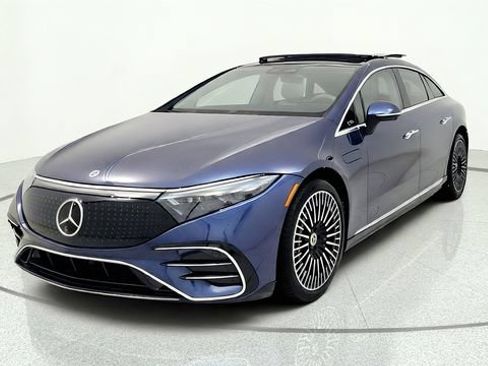 Used 2023 Mercedes-Benz EQS 450+ 4MATIC Sedan w/ Manufactur Interior Package image 3