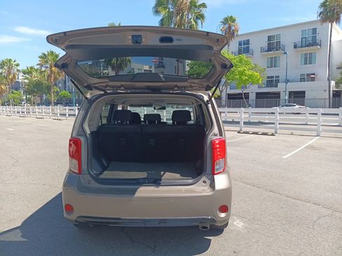 Used 2013 Scion xB FWD image 9
