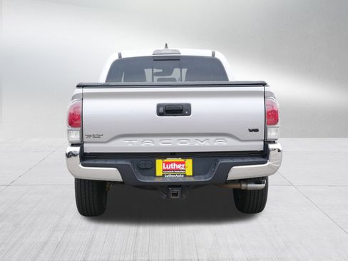 Used 2022 Toyota Tacoma TRD Off-Road image 6