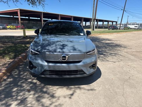 Used 2023 Volvo C40 P8 Recharge Ultimate image 9