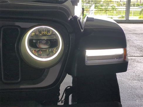 New 2025 Jeep Wrangler Unlimited Rubicon w/ Technology Group image 10