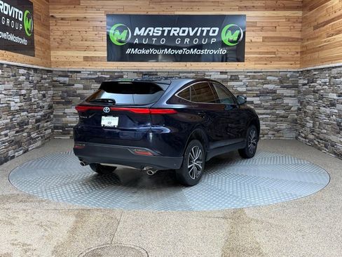 Used 2023 Toyota Venza LE AWD/4WD image 9