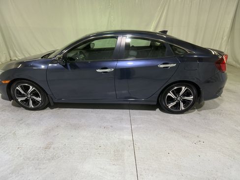 Used 2016 Honda Civic Touring image 7