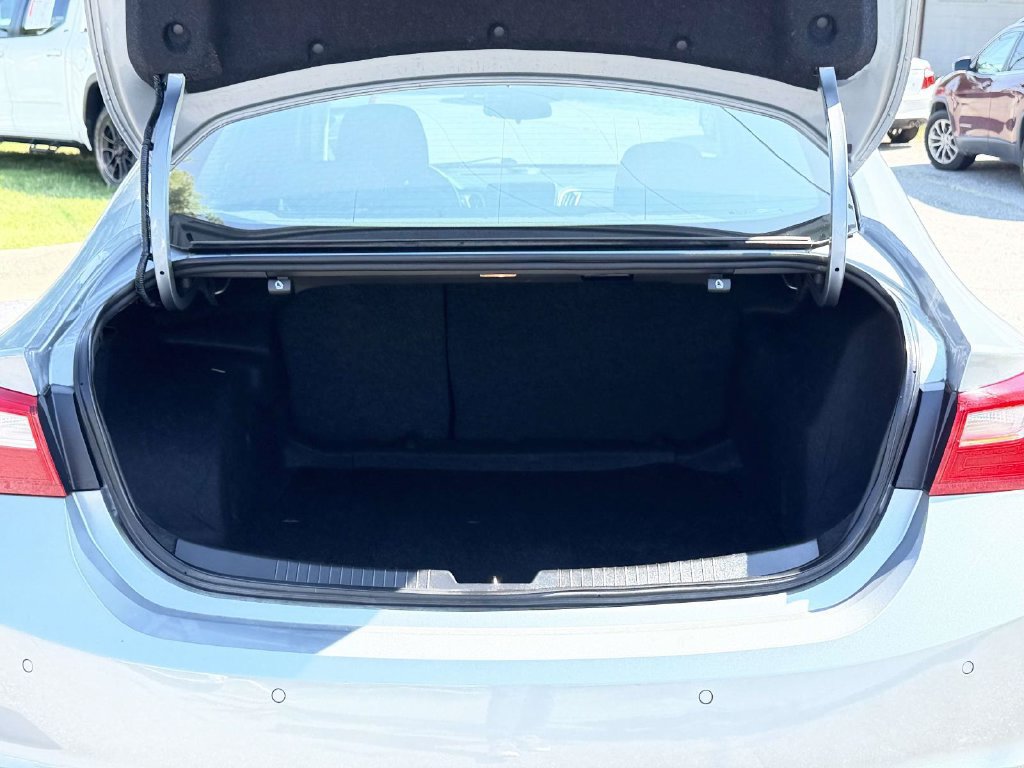 Used 2025 Chevrolet Malibu LT FWD image 14