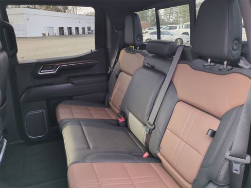 Certified 2023 Chevrolet Silverado 1500 High Country w/ High Country Premium Package image 25