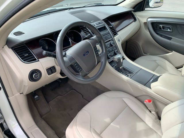 Used 2010 Ford Taurus SEL FWD image 8