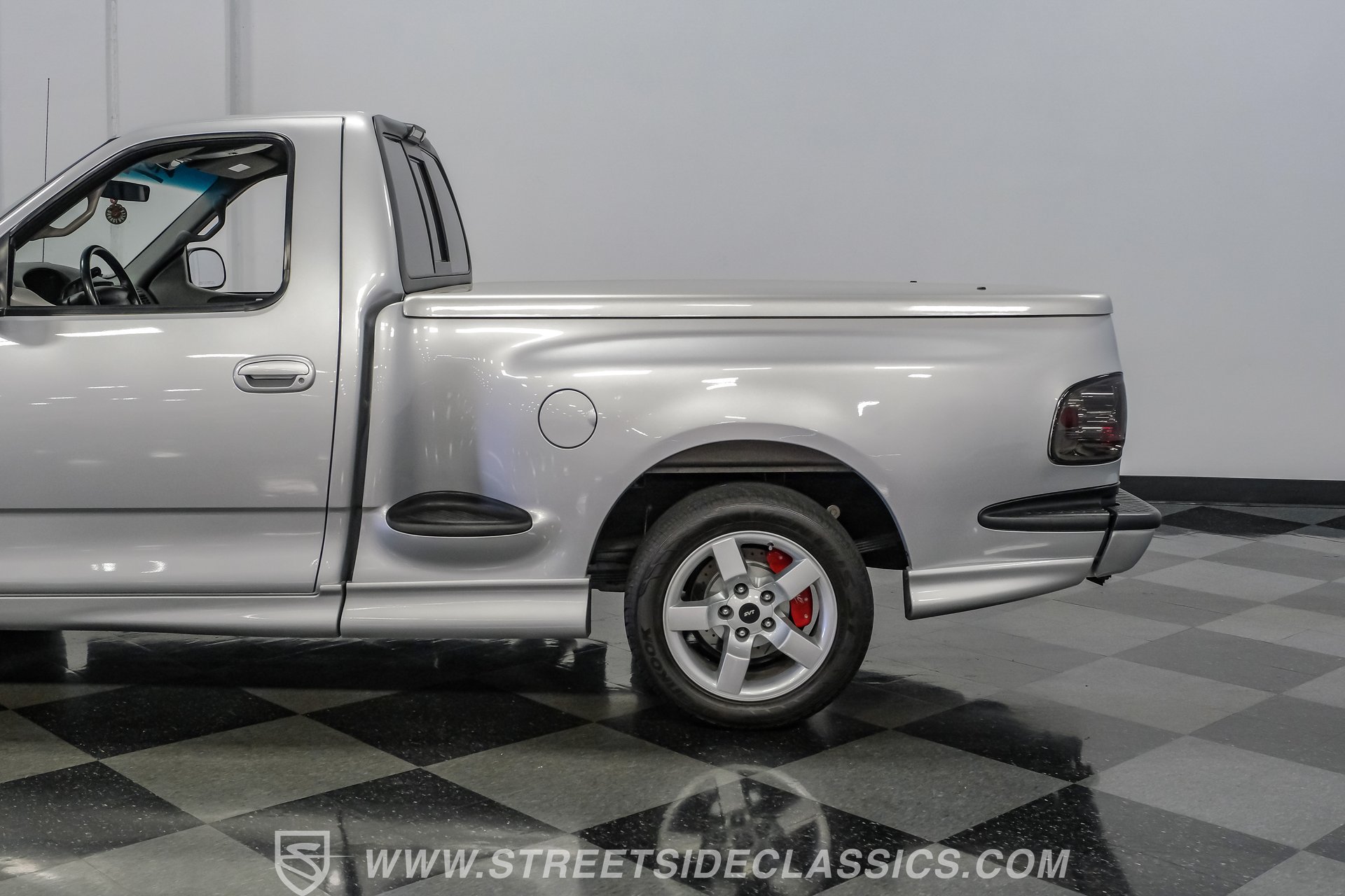 Used 2001 Ford F150 Lightning RWD image 24