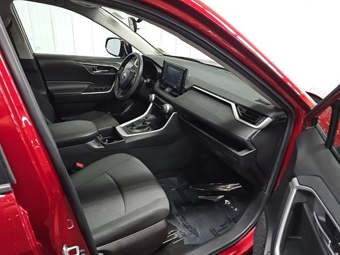 Used 2022 Toyota RAV4 XLE AWD/4WD image 15