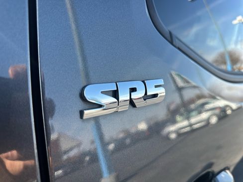 Used 2017 Toyota Tacoma SR5 image 14