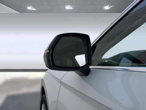 Used 2021 Audi Q5 Premium Plus w/ Premium Plus Package image 20