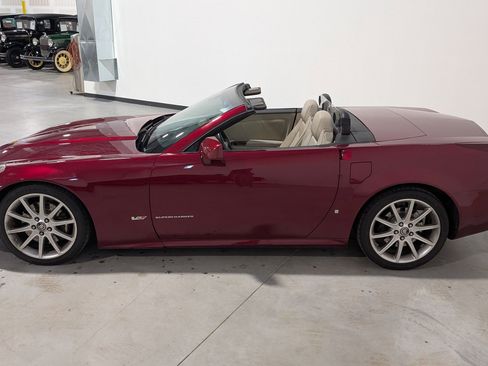 Used 2006 Cadillac XLR V RWD image 5