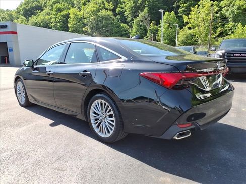 Used 2019 Toyota Avalon Limited w/ Advanced Safety Package FWD image 7