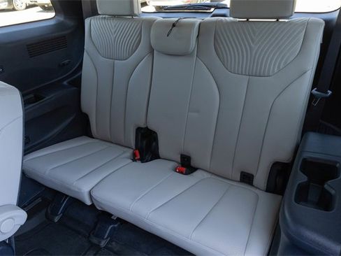 Used 2025 Hyundai Palisade Calligraphy image 17
