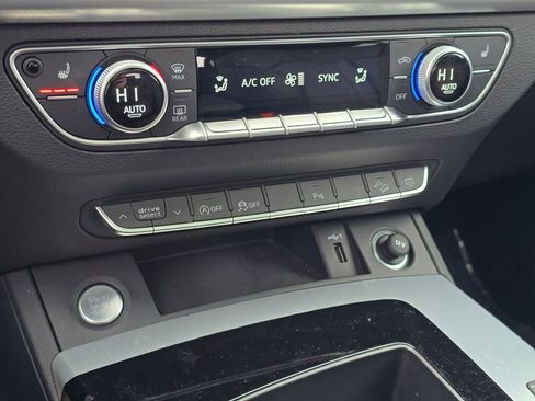 Used 2025 Audi Q5 2.0T Premium image 16