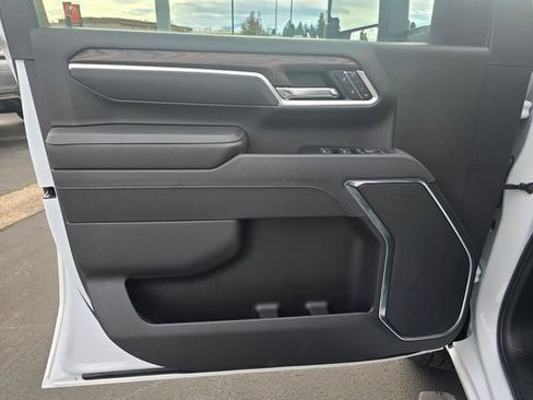 Used 2025 GMC Sierra 2500 SLT image 14