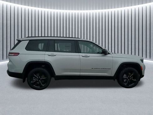 New 2025 Jeep Grand Cherokee L Altitude image 5