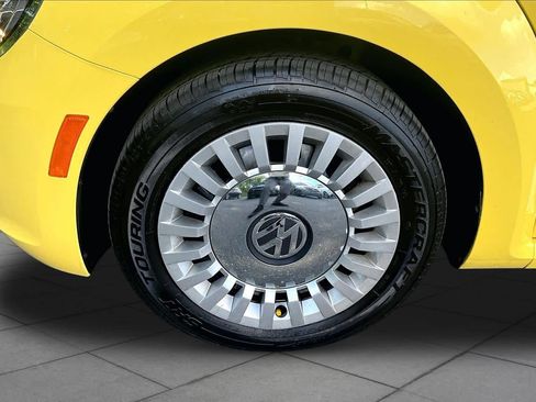 Used 2014 Volkswagen Beetle 2.5 FWD image 11