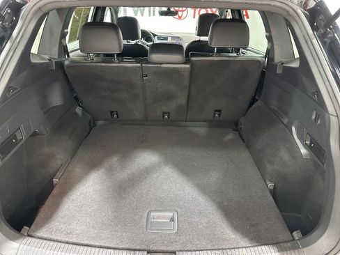 Used 2021 Volkswagen Tiguan SE R-Line image 17
