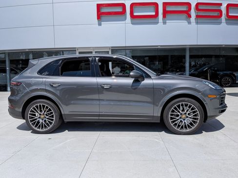 Used 2023 Porsche Cayenne Platinum Edition AWD/4WD image 8