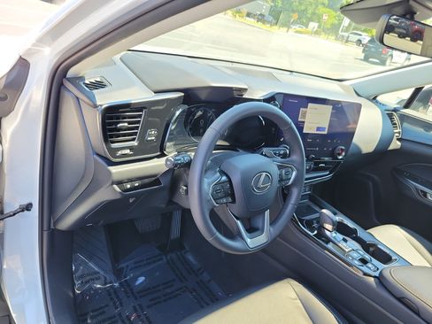 Used 2023 Lexus NX 350 AWD image 17