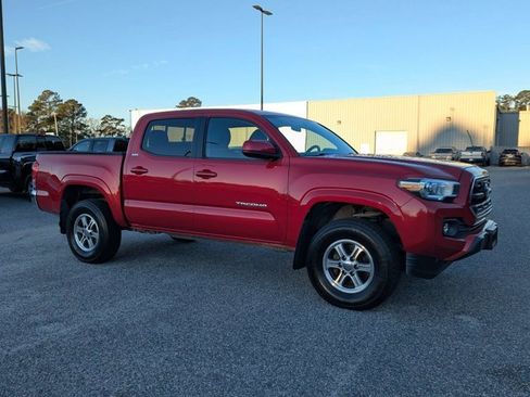 Used 2016 Toyota Tacoma SR5 image 2