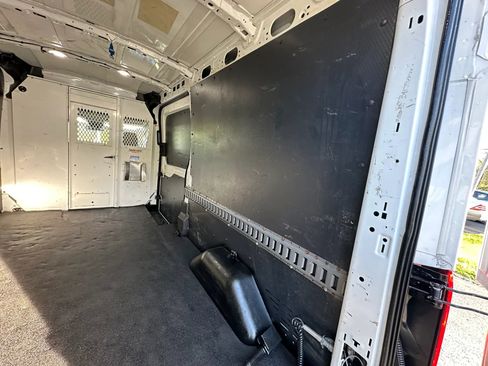 Used 2018 Ford Transit 250 148 Medium Roof RWD image 26