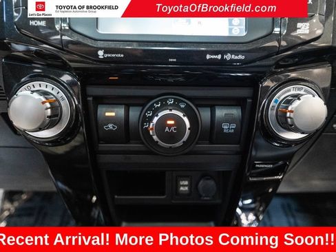 Used 2018 Toyota 4Runner TRD Off-Road Premium AWD/4WD image 27