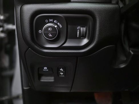 Used 2020 RAM 1500 Big Horn AWD/4WD image 30