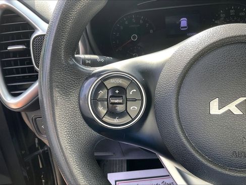 Used 2022 Kia Soul LX FWD image 17