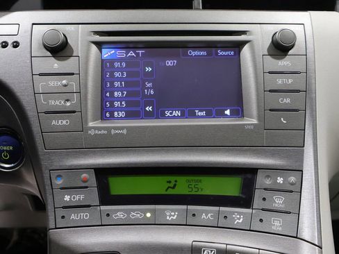 Used 2013 Toyota Prius Three w/ Solar Roof Pkg image 27