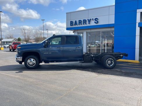 New 2026 Chevrolet Silverado 3500 LT w/ Convenience Package image 2