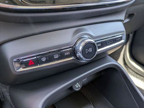 New 2026 Volvo XC40 B5 Ultra w/ Climate Package image 10