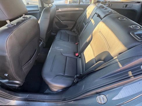Used 2019 Volkswagen Golf Alltrack SE image 16