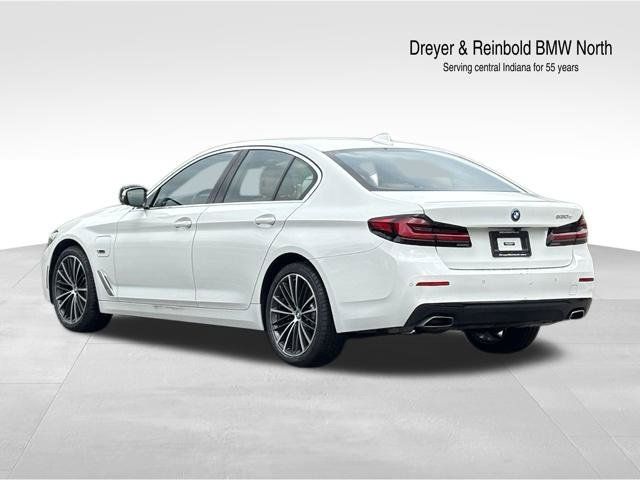 Used 2023 BMW 530e w/ Premium Package RWD image 4