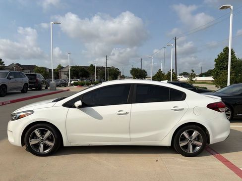 Used 2018 Kia Forte S FWD image 2