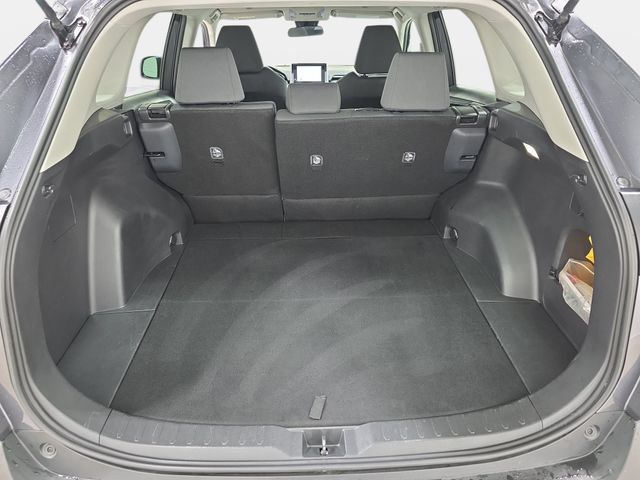 Certified 2025 Toyota RAV4 XLE FWD image 31