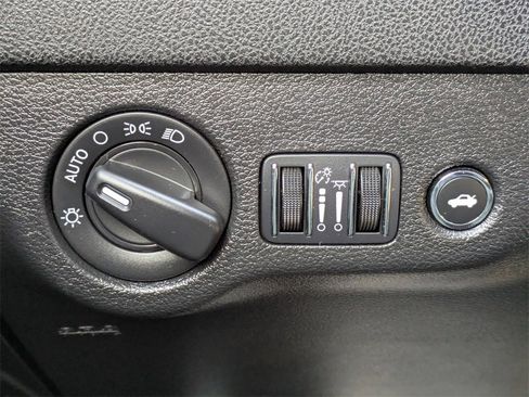 Used 2023 Dodge Charger R/T w/ Blacktop Package image 19