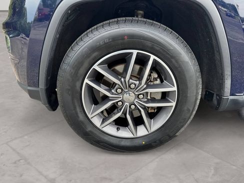 Used 2017 Jeep Grand Cherokee Limited AWD/4WD image 14