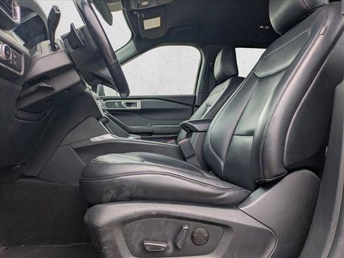 Used 2020 Ford Explorer XLT w/ Equipment Group 202A RWD image 14