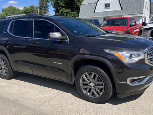 Used 2018 GMC Acadia SLT image 2