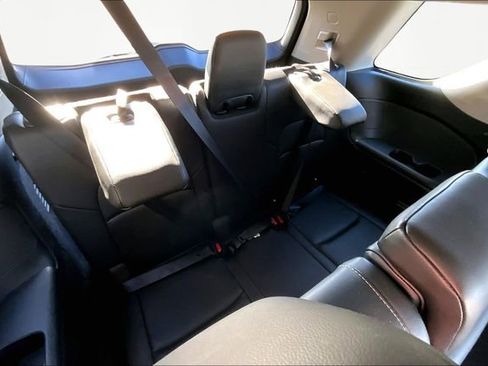 Used 2023 Nissan Pathfinder SL image 18