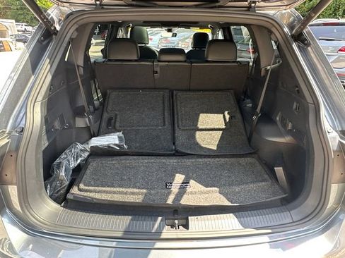 Certified 2024 Volkswagen Tiguan SE R-Line image 18