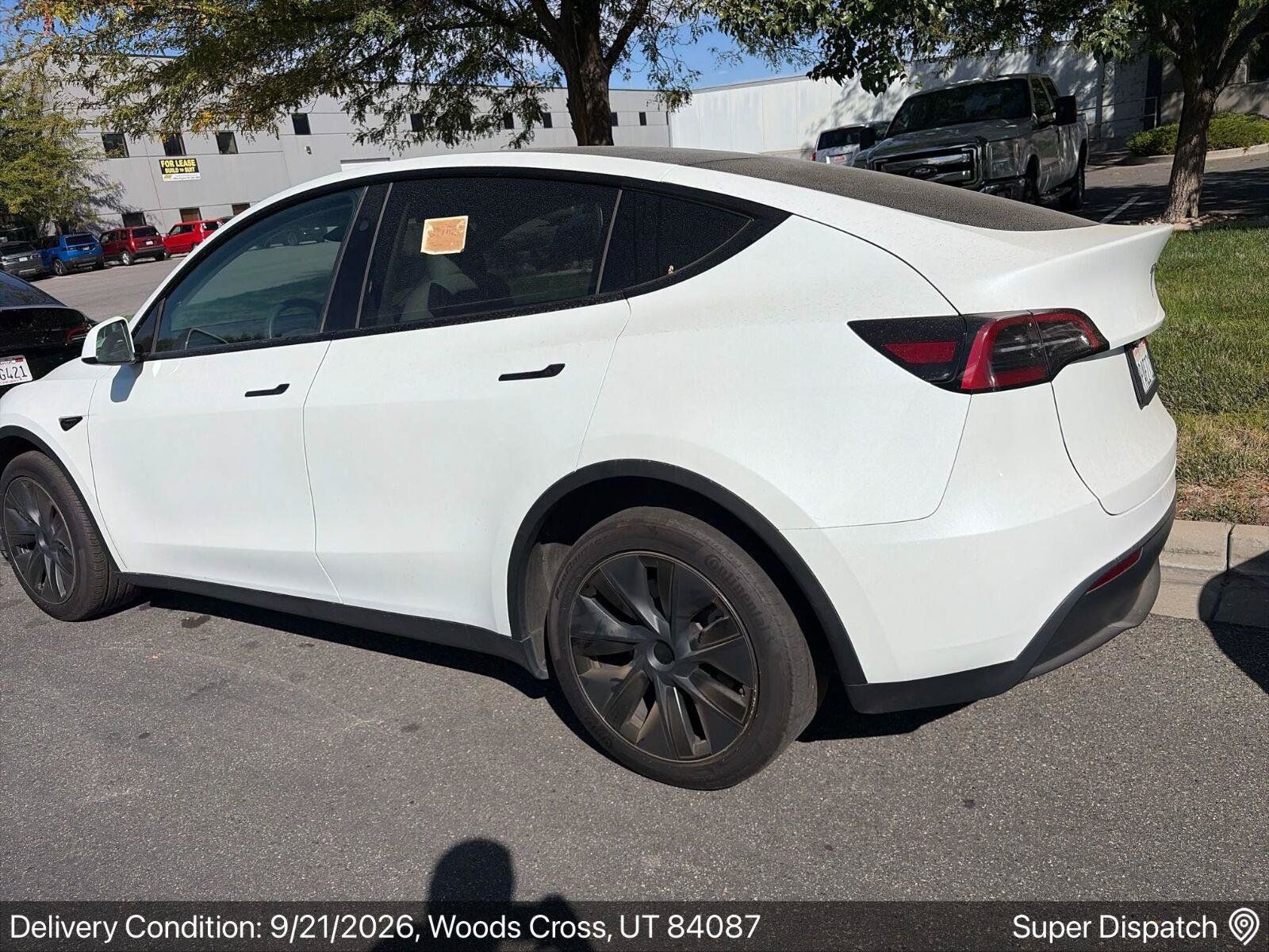 Used 2024 Tesla Model Y Long Range AWD/4WD image 3