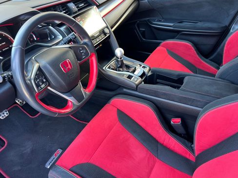 Used 2018 Honda Civic Type R image 10