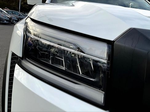 Used 2023 Nissan Frontier PRO-4X w/ Pro-4X Premium Package image 32