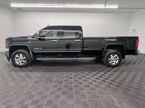 Used 2019 GMC Sierra 3500 SLT w/ Suspension Package, Off-Road AWD/4WD image 2