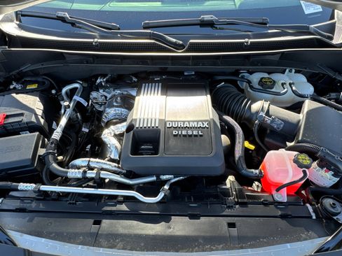 Certified 2024 GMC Yukon Denali Ultimate image 8