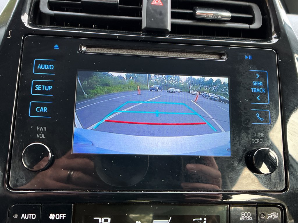 Used 2019 Toyota Prius XLE AWD/4WD image 18